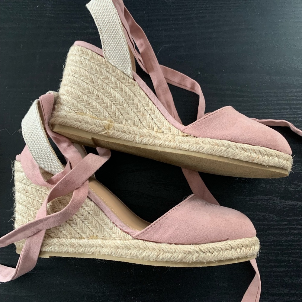 Pink wedge heels
